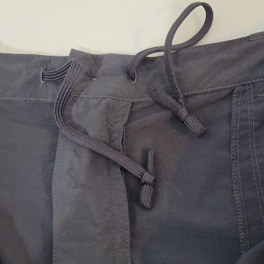 The North Face Nylon Cargo Hiking Capri Pants - Size M - Picture 12 of 14